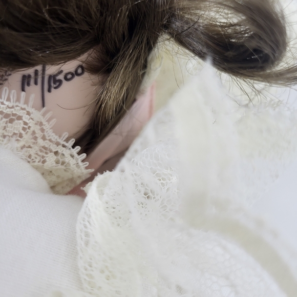 Studio Editions by Dynasty Tricia Porcelain Doll Limited Edition New With COA - Picture 6 of 15